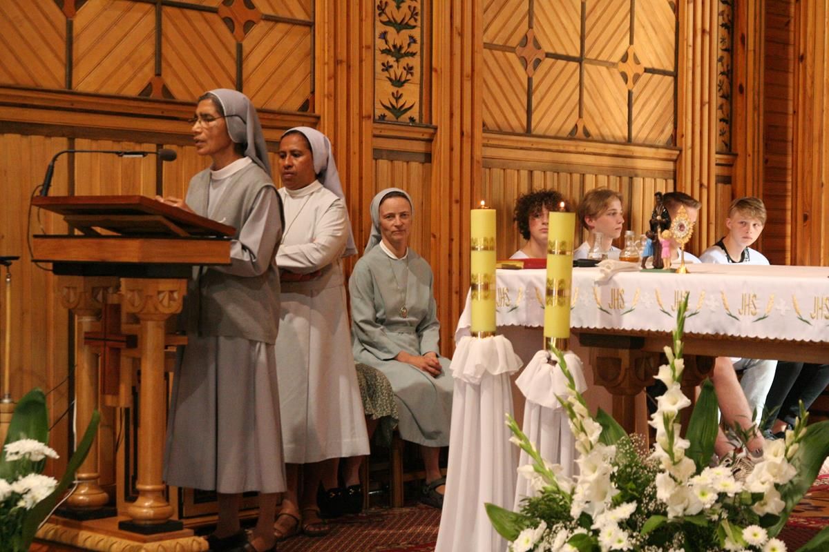 Niedziela z Gościem: Siostry Kanosjanki